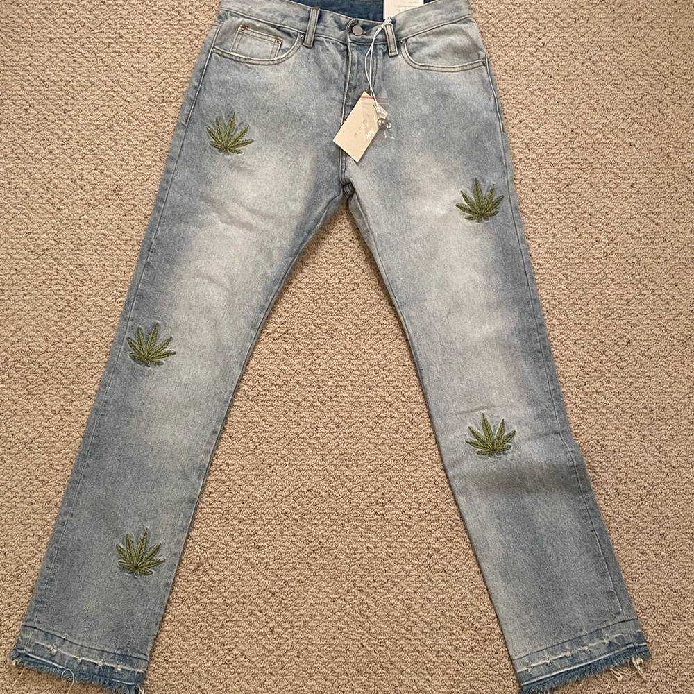 Light washed denim jeans